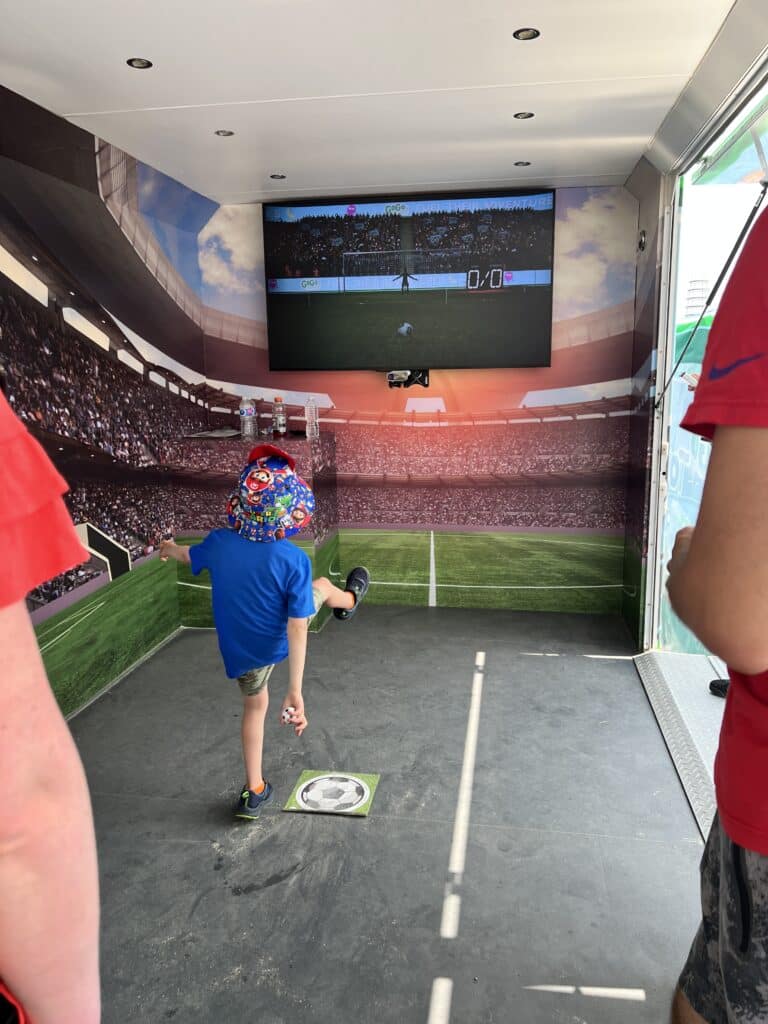 GoGosqueeZ Virtual Soccer Kick